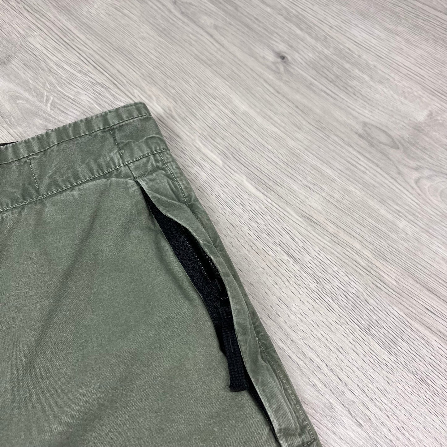 Stone Island Cargo Shorts - Musk Green